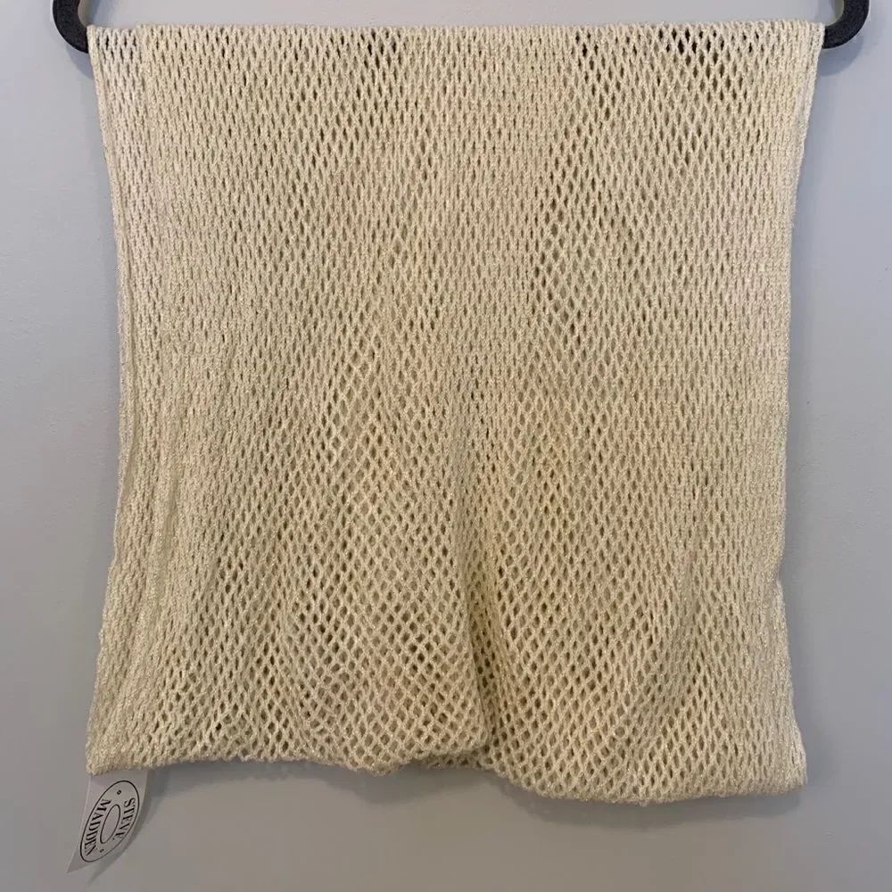 Steven Madden Infinite Scarf  - Picture 4 of 4